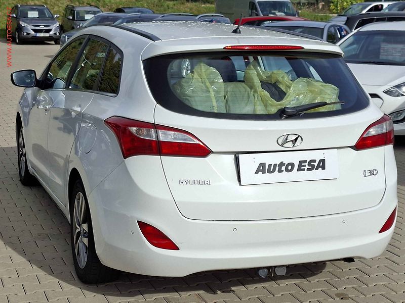 Hyundai i30 (2014) 1.6 CRDi, ČR, servis.kniha - fotka 6 z 19