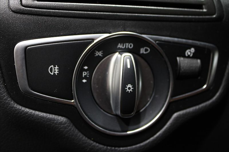 Mercedes-Benz GLC 2,0 220d 4MATIC - fotka 15 z 32