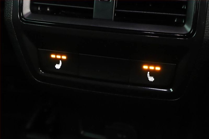 Škoda Karoq (2025) 2.0 TDI, SPORTLINE, KEYLESS - fotka 9 z 19
