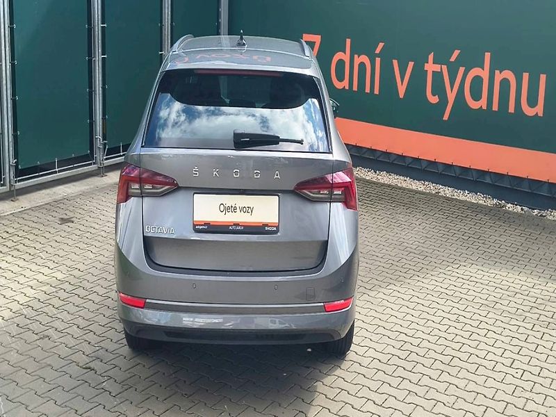 Škoda Octavia (2024) COMBI FRESH PLUS 2.0TDI 85kW K - fotka 12 z 23