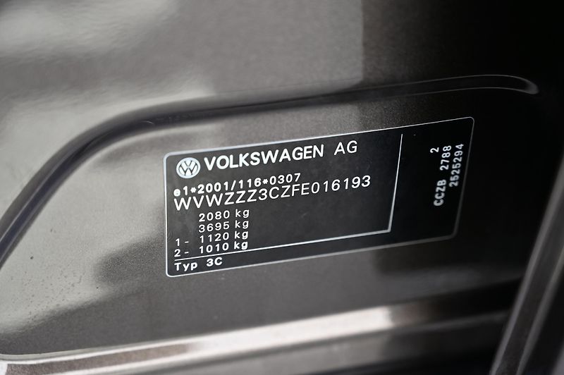 Volkswagen Passat 2.0TSI 155KW DSG Highline 7/14 - fotka 44 z 44