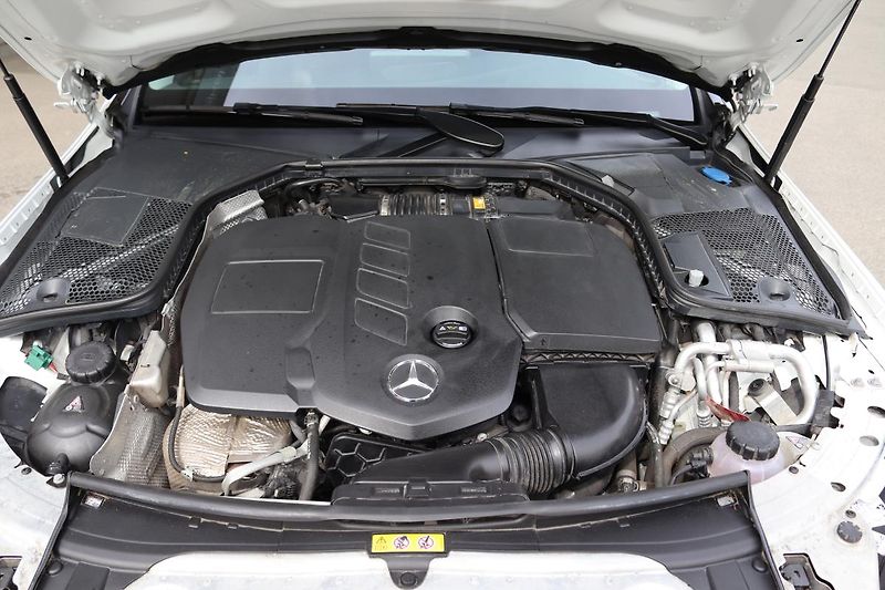 Mercedes-Benz Třídy C 300de PLUG-IN HYB KOMBI 225kW - fotka 47 z 48
