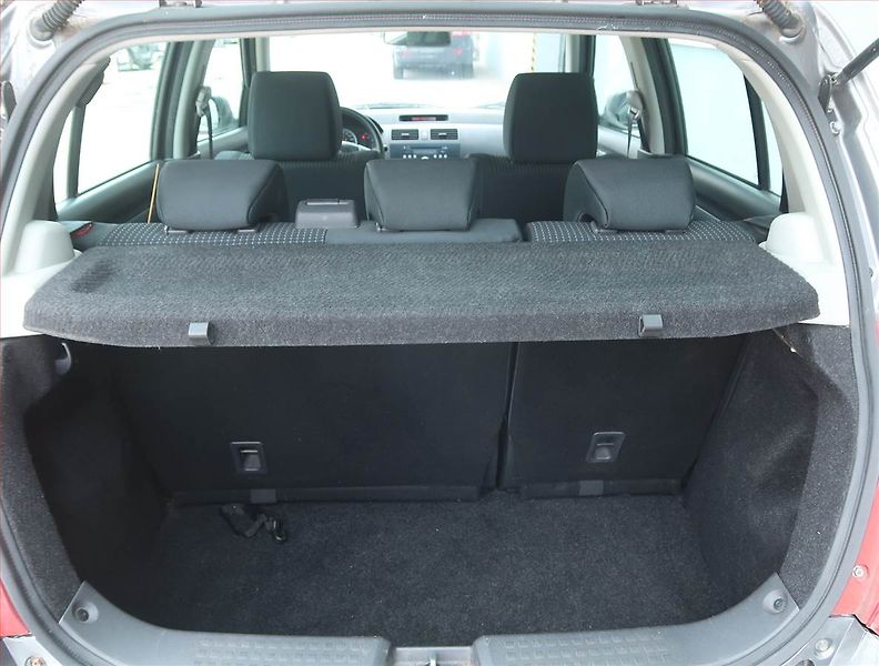 Suzuki Swift (2007) 1.3, nová STK, jezdí výborně - fotka 14 z 15