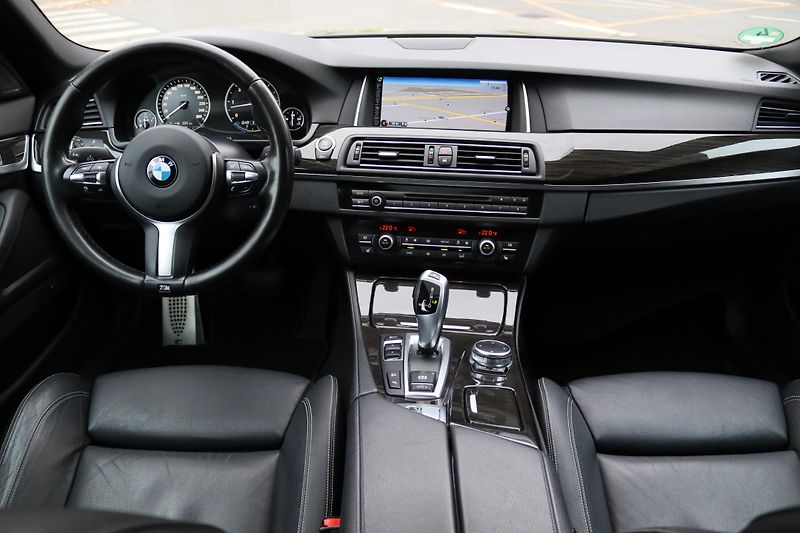 BMW Řada 5 - fotka 41 z 61