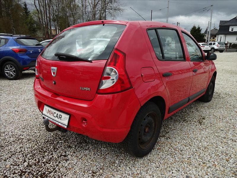 Dacia Sandero 1,4i 55kW - fotka 7 z 39