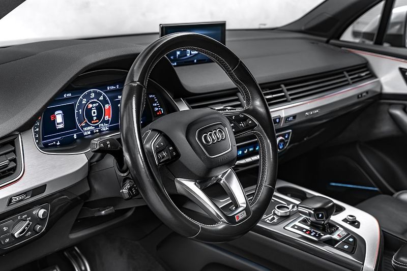 Audi SQ7 4,0TDI 7míst HuD BOSE - fotka 15 z 27