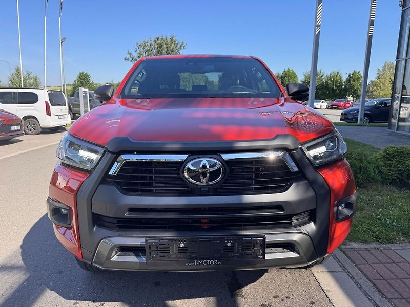 Toyota Hilux 2.8 Invincible 4x4 - fotka 8 z 13