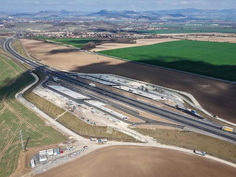 ŘSD otevřelo u Smolnice na Lounsku novou odpočívku u dálnice D7.
