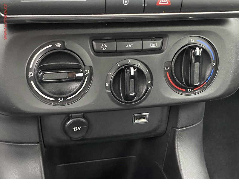 Citroën C3 (2020) 1.2, Feel - fotka 16 z 18