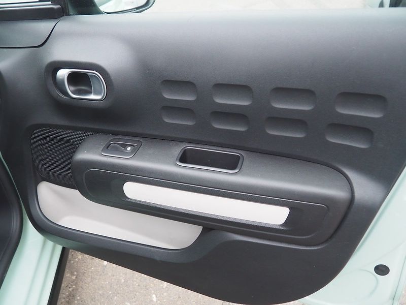 Citroën C3 (2019) 1.2 PureTech, Tažné - fotka 17 z 36
