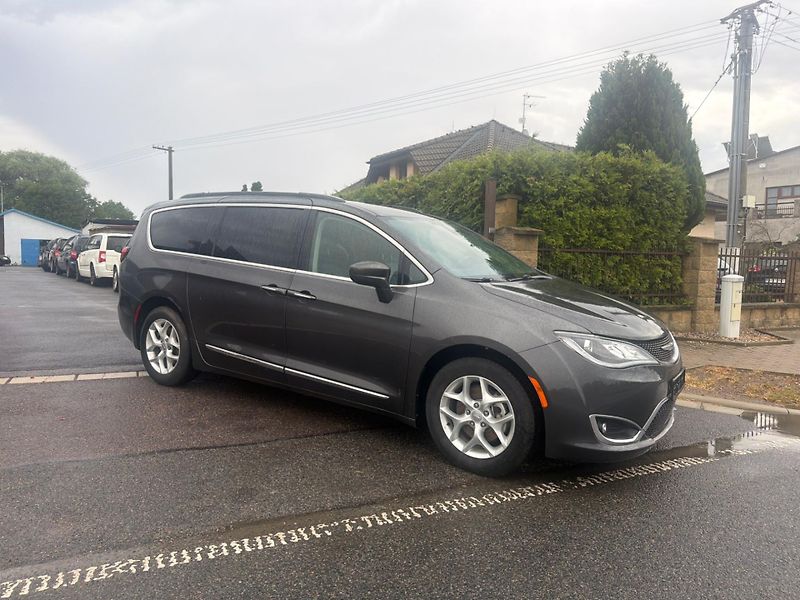 Chrysler Pacifica (2017) 3,6 Pentastar RU 8 míst 2017 - fotografie inzerátu