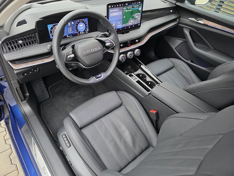 Škoda Superb Combi DSG 4M 2,0TDi 142kW L&K - fotka 6 z 26