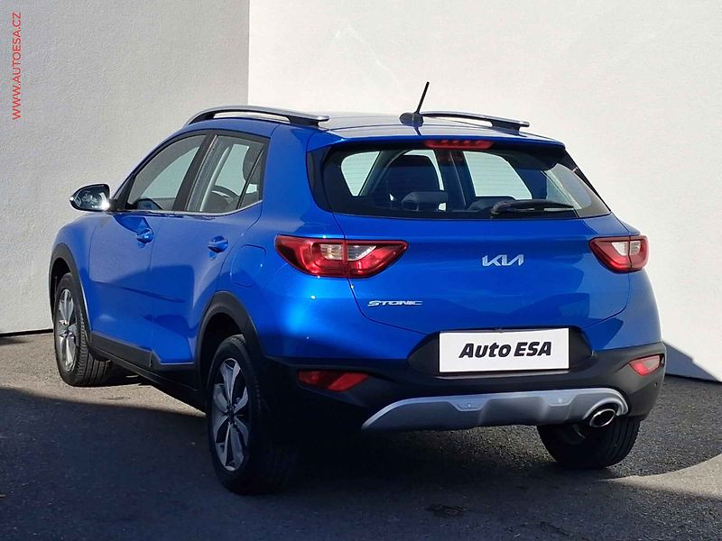 Kia Stonic (2022) 1.2 i, 2.maj,ČR, Kamera - fotka 6 z 17