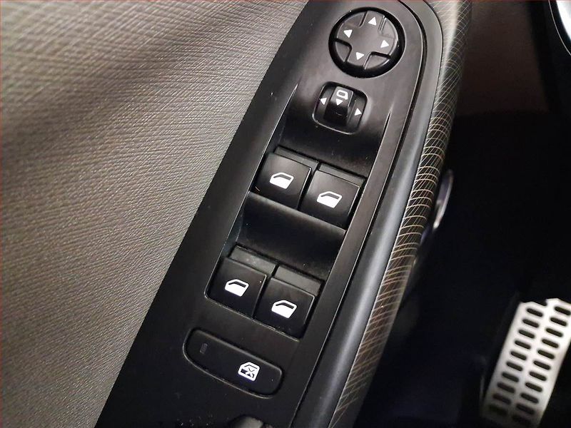 Citroën C4 Picasso (2014) 1.6 HDi, Navi, Tempomat - fotka 16 z 16