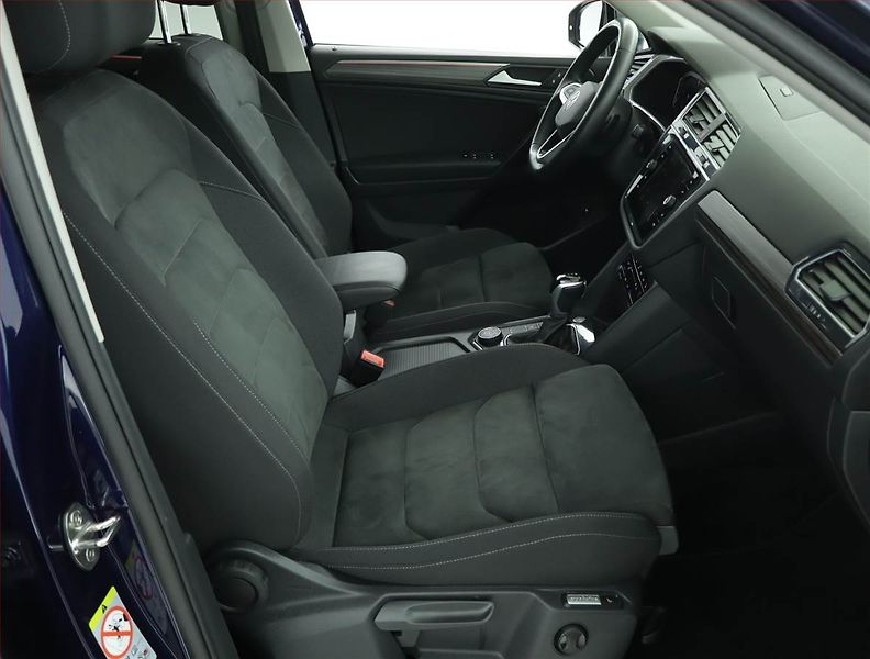 Volkswagen Tiguan (2023) Elegance 2.0 TDI - fotka 9 z 18
