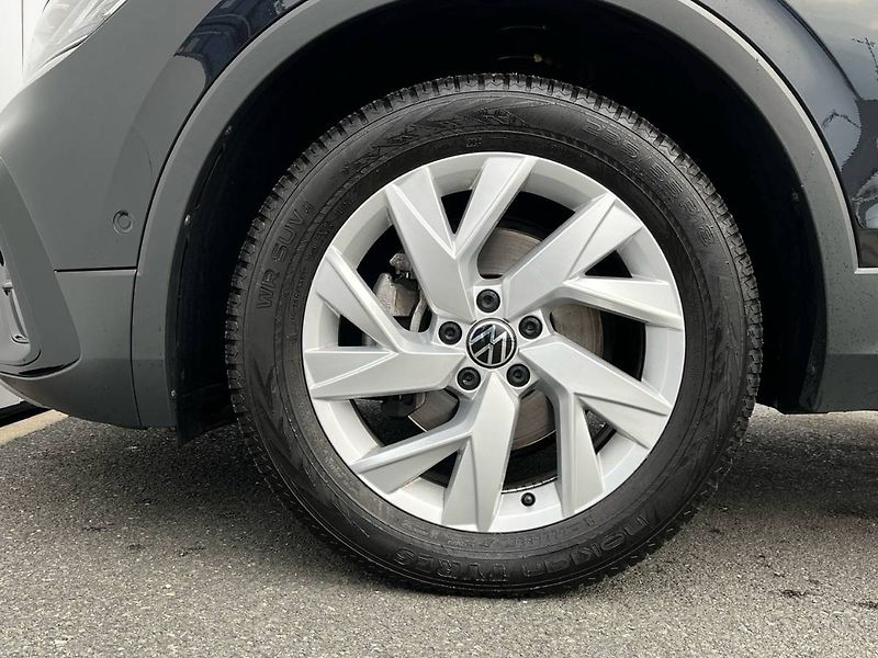 Volkswagen Tiguan (2023) 2.0 TDI BMT 110 kW 4MOTION DSG - fotka 10 z 20