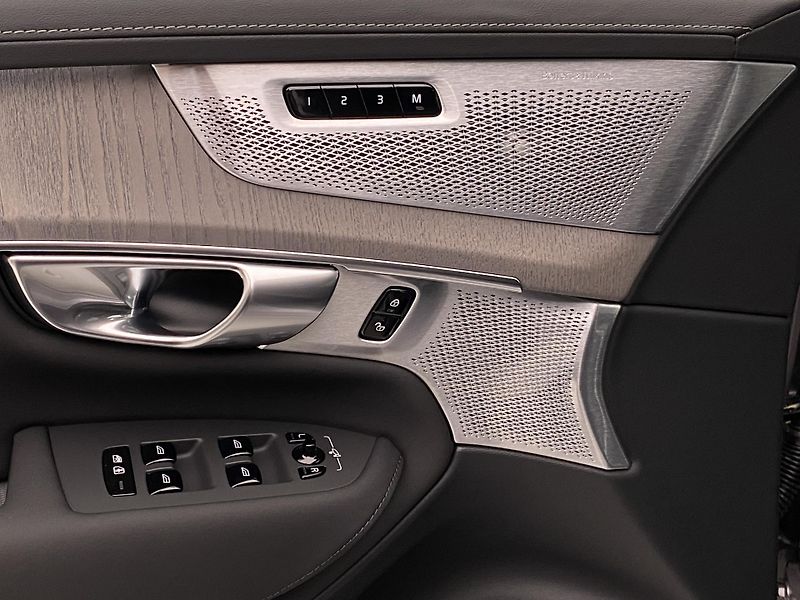 Volvo XC90 (2025) T8 AWD Plug-in BRIGHT PLUS 7m - fotka 27 z 76