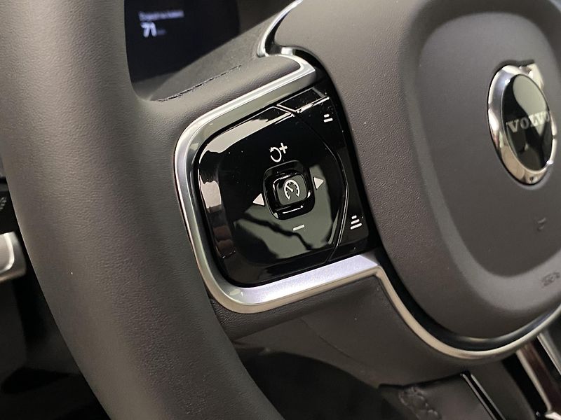 Volvo XC90 (2026) T8 AWD Plug-in CORE 7m - fotka 27 z 64