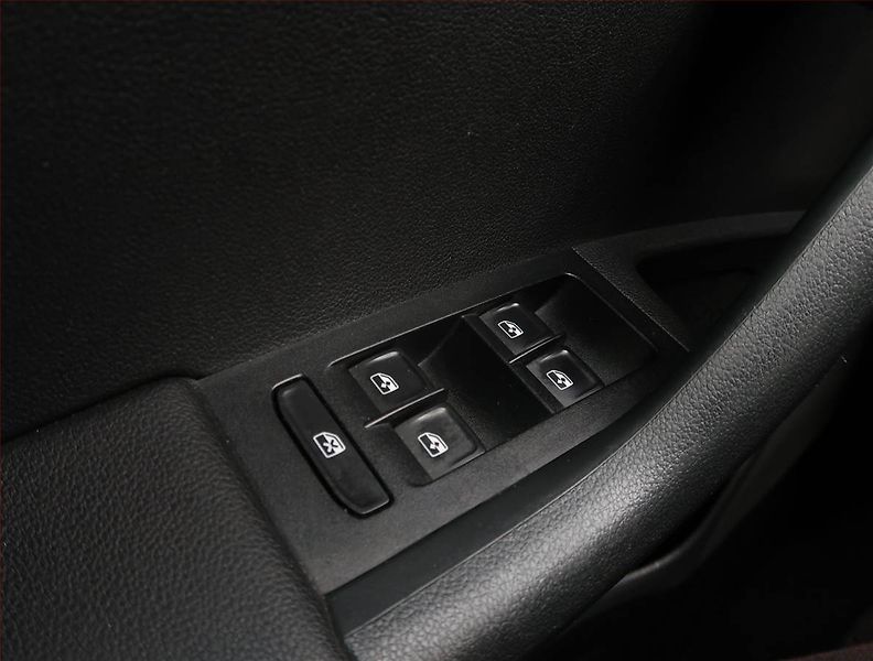 Škoda Octavia (2015) Ambition Plus 2.0 TDI, 4X4 - fotka 19 z 19
