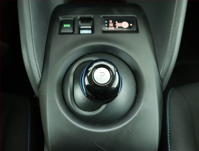 Nissan Leaf (2021) 40 kWh, SoH 90%, Automat - fotka 13 z 18
