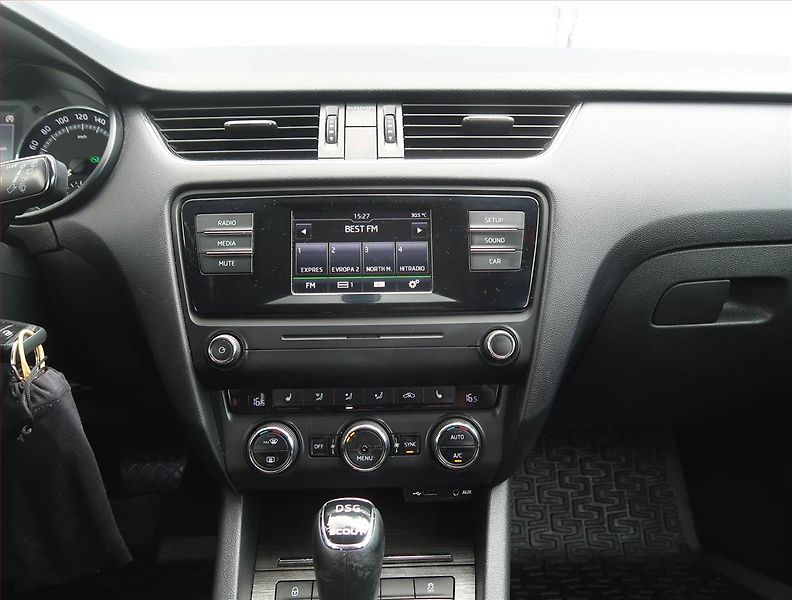 Škoda Octavia (2015) Scout 2.0 TDI, 4X4, Automat - fotka 12 z 17