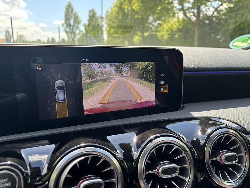 Mercedes-Benz Třídy A A 35 AMG 4Matic - fotka 29 z 31