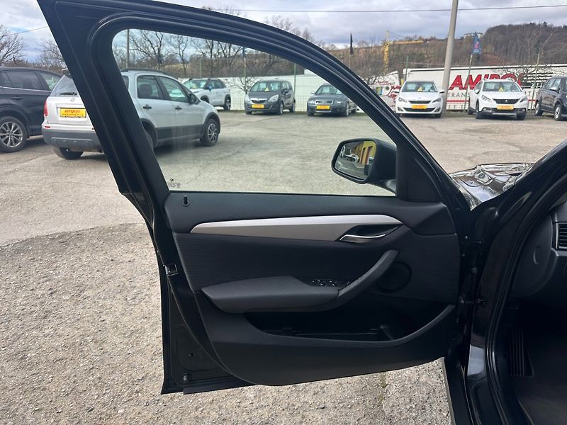 BMW X1 2.0D SDrive/Automat/95tisKM - fotka 11 z 27