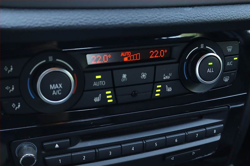 BMW X1 (2014) M Sport xDrive18d, 4X4 - fotka 16 z 24