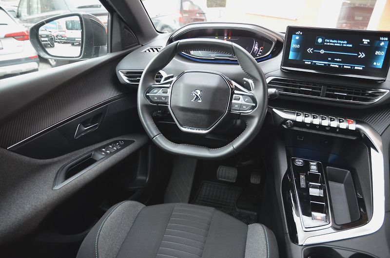 Peugeot 3008 (2023) 1.5 HDi 96kW AT8 Allure / LED - fotka 20 z 38