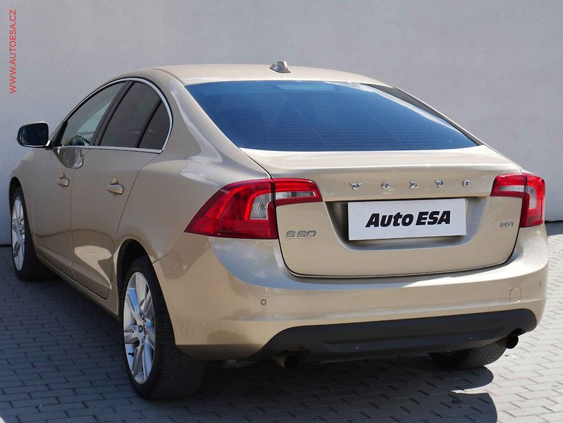 Volvo S60 (2011) 2.0T, ČR, Kůže, výhřev sed. - fotka 6 z 20