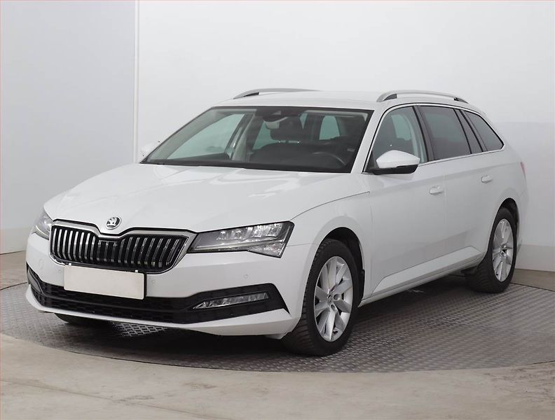 Škoda Superb (2022) Ambition 2.0 TDI - fotka 2 z 20