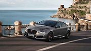 Jaguar XJR575.