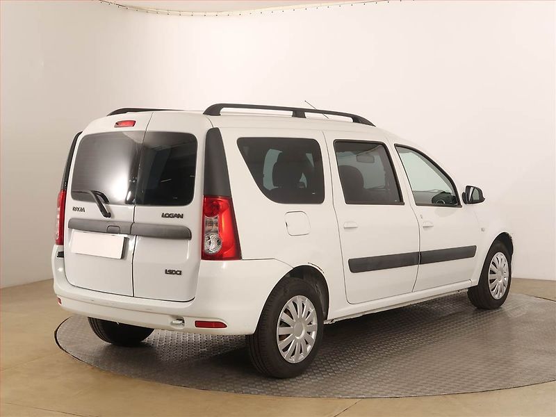 Dacia Logan (2012) 1.5 dCi - fotka 5 z 13