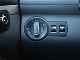 Volkswagen Touran (2011) 2.0 TDI, Automat, Navi, Xenony - náhled 21