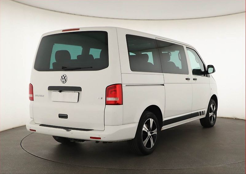 Volkswagen Multivan (2011) 2.0 TDI, 1Maj - fotka 5 z 13