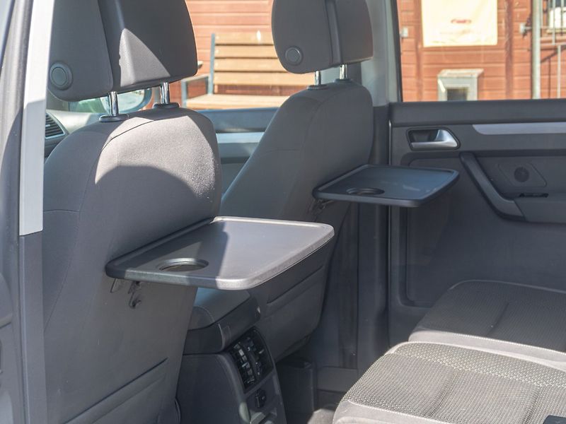Volkswagen Touran (2014) 1.6TDI 77KW DSG NAVI – 7 SEDAD - fotka 36 z 50
