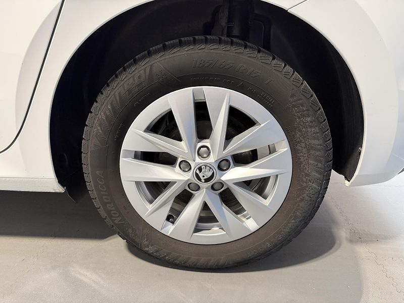 Škoda Fabia 1.0 TSI 70kW Selection - fotka 13 z 13