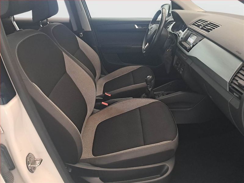 Škoda Fabia (2015) Ambition 1.4 TDI - fotka 9 z 14