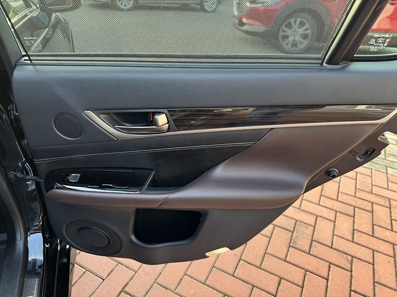 Lexus GS 450h (2018) 3.5i Hybrid LED Navi Kamera - fotka 25 z 49