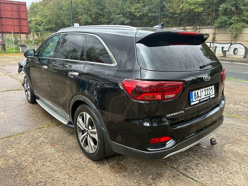 Kia Sorento GT LINE 2.2 CRDi 4x4 7 míst - fotka 5 z 25