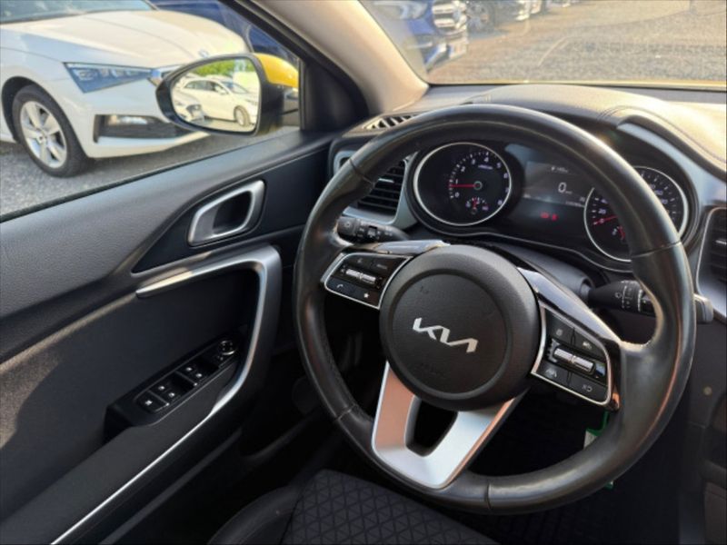 Kia Ceed 1,5 T-GDI 118 Spin - fotka 9 z 10