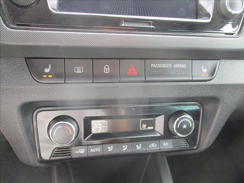 Škoda Fabia 1,0 TSI, klima,servis,1.maj,CZ - fotka 20 z 31
