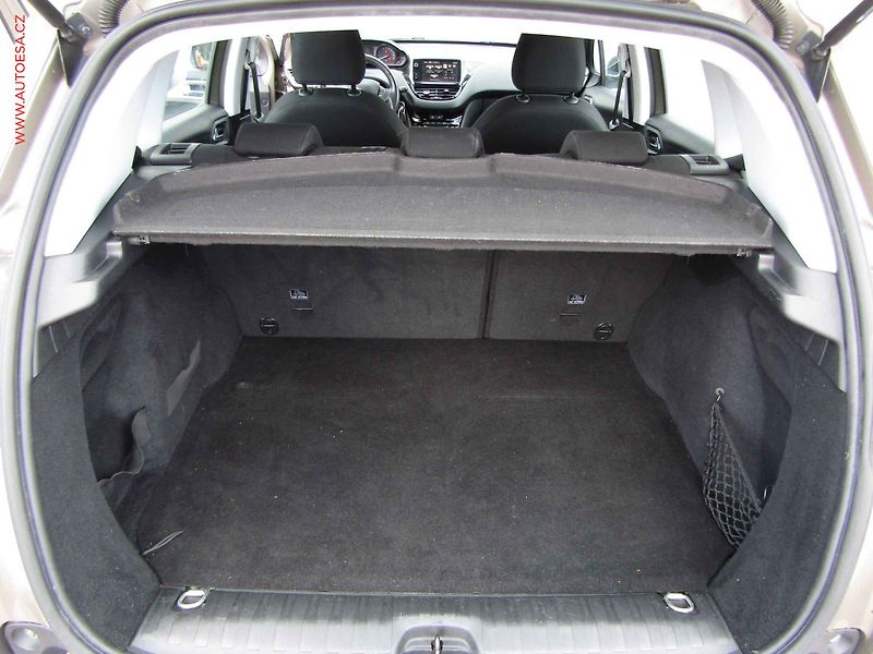 Peugeot 2008 (2016) 1.2 PT, ČR, AC, tempo, park - fotka 7 z 19