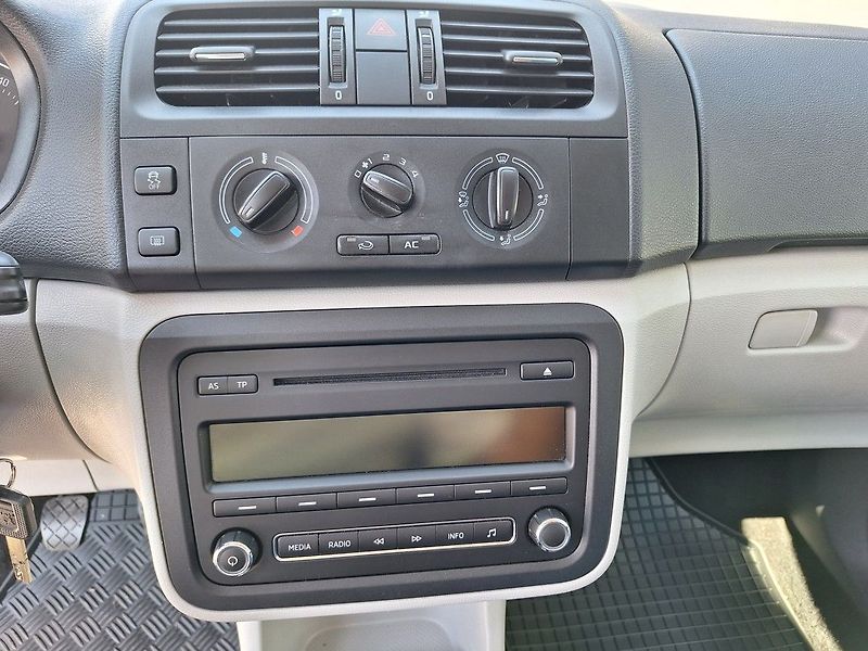Škoda Roomster (2014) 1.4 63kW Ambition - fotka 14 z 16