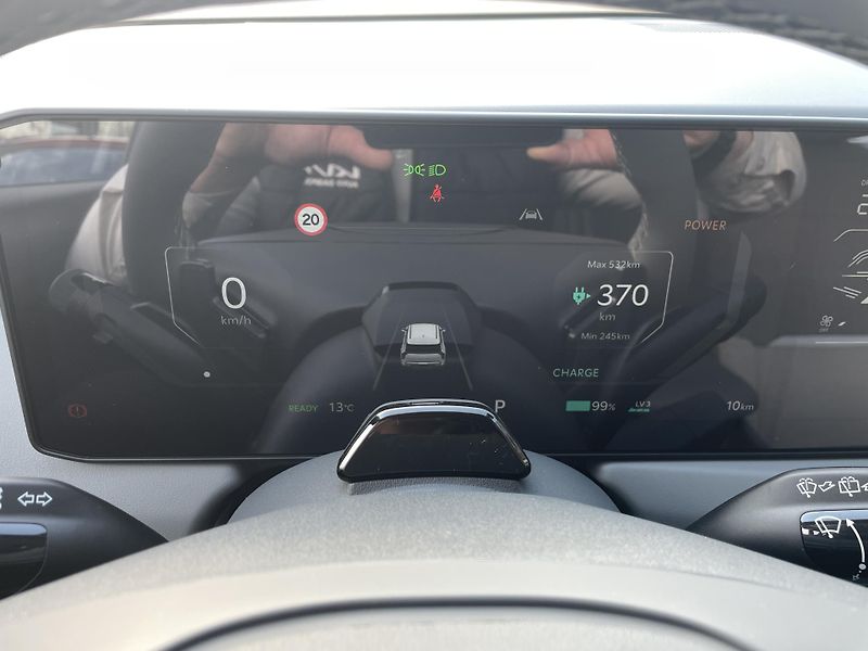 Kia EV3 (2025) AIR 150kW + 58 KWh - fotka 14 z 32