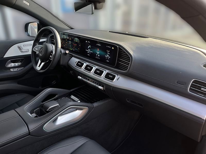 Mercedes-Benz GLE Coupé 300 d 4MATIC kupé AMG Li - fotka 15 z 18