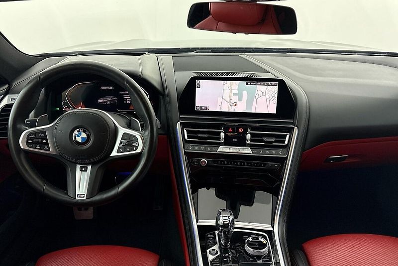 BMW Řada 8 M850i xDrive - fotka 8 z 28