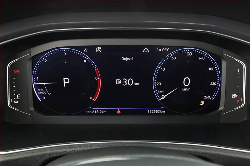 Volkswagen T-Roc (2018) 2.0 TDI 4Motion, 4X4, Automat - fotka 8 z 21