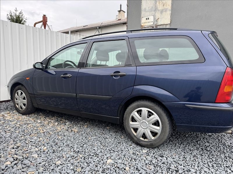 Ford Focus 1,6 i 16V 74kW 1.maj. původ ČR - fotka 18 z 45
