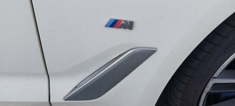 BMW Řada 5 (2021) 530d 3.0 xDrive AT Touring - fotka 14 z 14